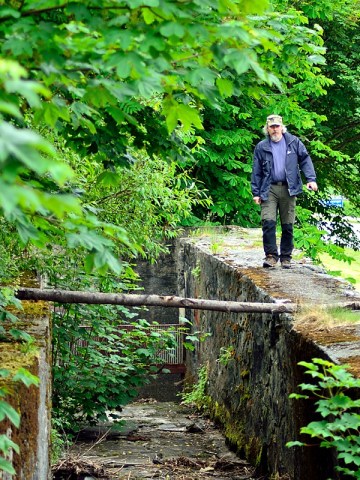 Hasse går på muren
