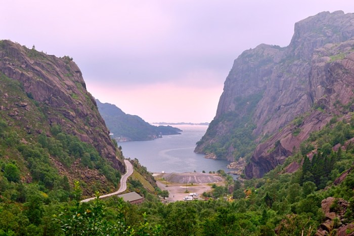 På väg ner i dalen