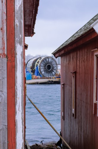 En rulle mellan husen