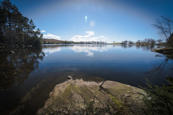 På andra sidan sjön