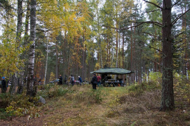 Lottakåren serverar mat